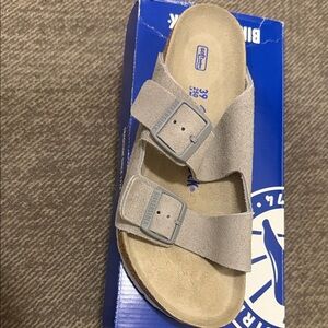 Birkenstock Kids Arizona Sandal in Taupe Suede